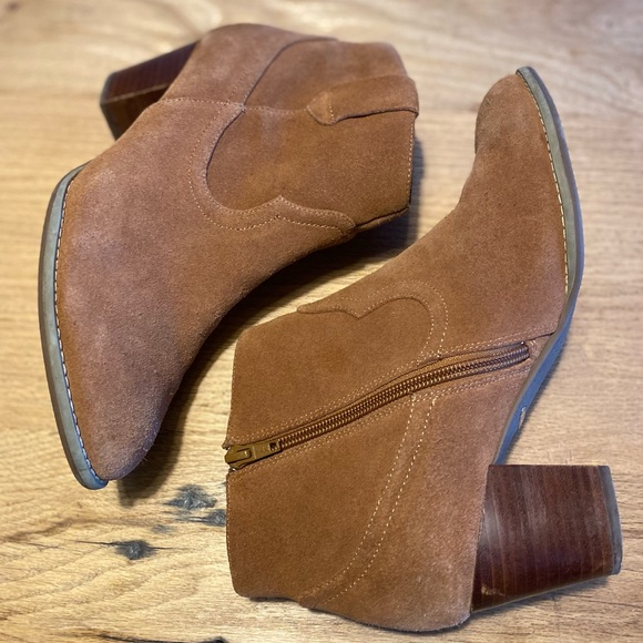Vionic Suede Leather Heel Ankle Bootie Tan Women’s 8.5‎ Preloved - Picture 1 of 8